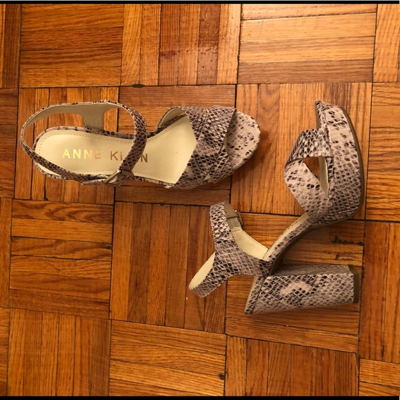 Platform Snake Print Heels - Picture 4 of 5